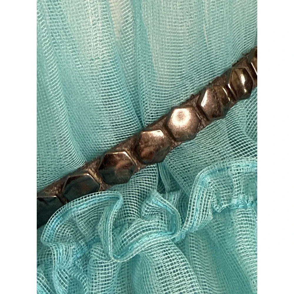 Gap Black Leather Skinny Belt With Gun Metal Colored Adornment Fits 33-37